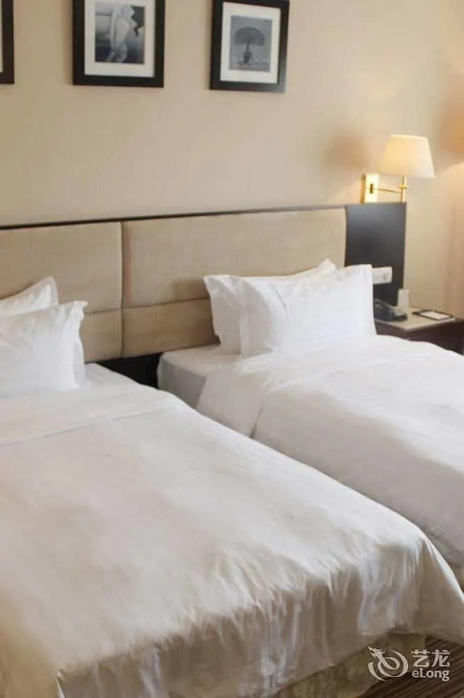 Grand Inn Zhuhai 3*,  China
