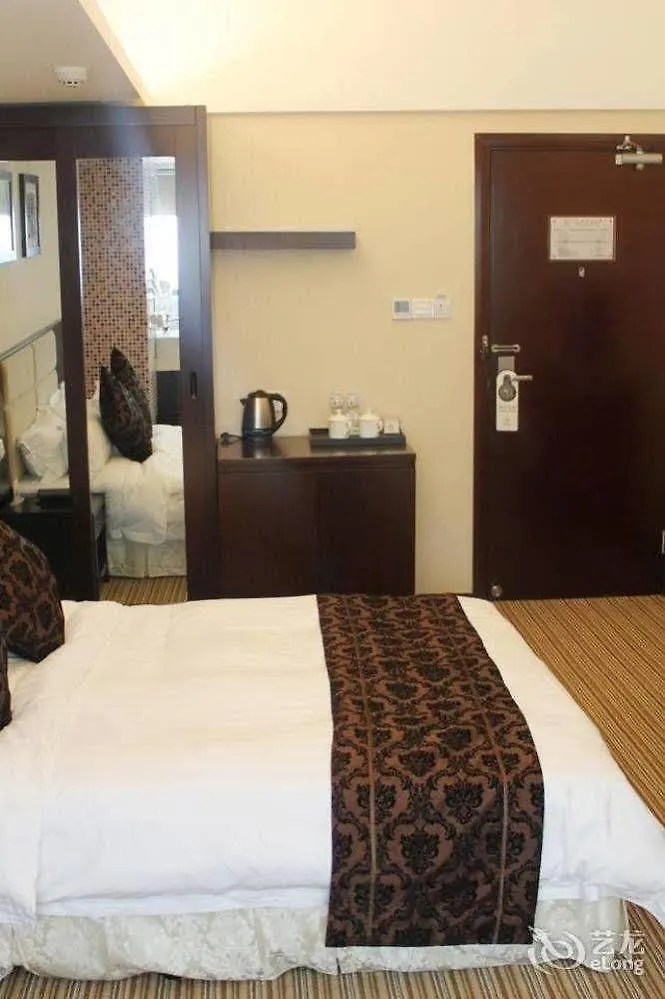 Grand Inn Zhuhai 3*,  China